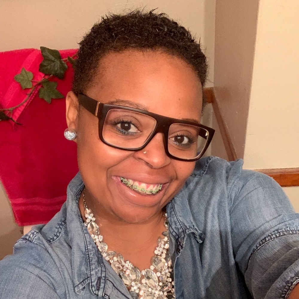 Meet your Posher, Destini